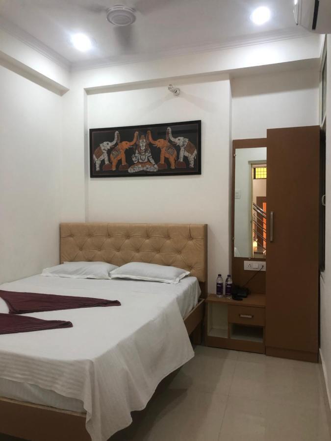 Purple Lotus Hotel Варанаси Екстериор снимка